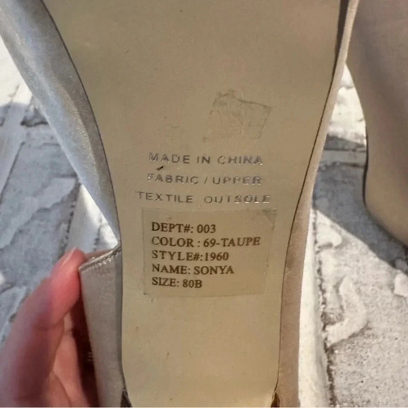 Bakers Sonya Taupe High Heel Faux Wood Grain Heel Studs & Diamond accents Size 8 - Picture 9 of 10